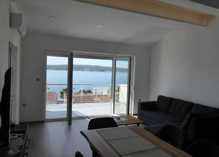 Apartman In With Sea View, Balcony, Air Conditioning, Wifi 4973-1 *