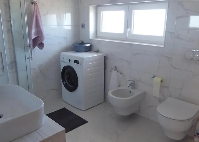 In With Sea View, Balcony, Air Conditioning, Wifi 4973-1