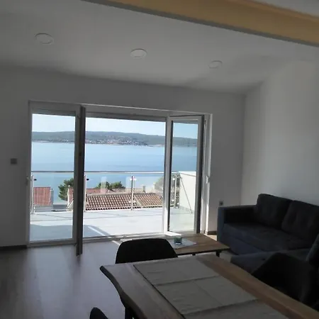 Apartment In With Sea View, Balcony, Air Conditioning, Wifi 4973-1 *